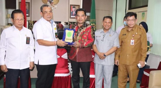 DPRD Kaltim menggelar silaturahmi ke Pengadilan Tinggi Kaltim. Sumber: Humas DPRD Kaltim