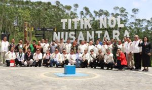 DPRD Provinsi Kalimantan Timur (Kaltim) hadir pada puncak peringatan Hari Sumpah Pemuda ke-94, yang digelar di titik nol Ibu Kota Negara (IKN) Nusantara, Jumat (28/10/2022). Sumber: Humas DPRD Kaltim