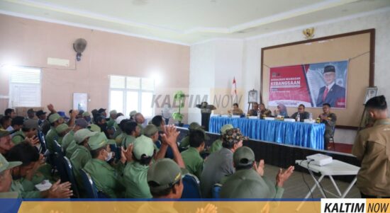 Gelar Sosbang di Samboja, Samsun Sebut Peran Linmas Sangat Penting Cegah Radikalisme