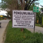 Foto : Himbauan Jalan Ring Roang Samarinda Ditutup oleh Pemilik Tanah. Sumber Foto : Istimewa.