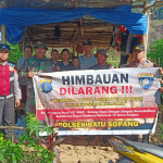 Foto ; Polsek Batu Sopang bersama dengan Danramil Batu Sopang beserta sejumlah jajaran mengimbau aktivitas pembakaran lahan. Sumber ; Polsek Batu Sopang.
