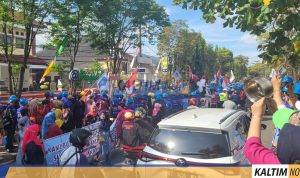 Buruh TKBM Komura Demo di PN Samarinda, Minta Kepastian Eksekusi