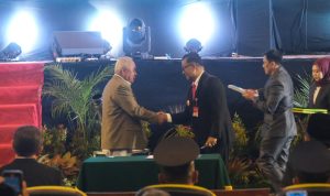 Sertijab Gubernur Kaltim kepada Pj Gubernur, Akmal Malik Apresiasi Pencapaian Gubernur Isran Noor