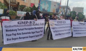 Unjuk Rasa Gerakan Mahasiswa Peduli Samarinda Dukung Revitalisasi Pasar Pagi