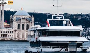 Foto : Kapal Pesiar di Sungai. Sumber : Samsung.