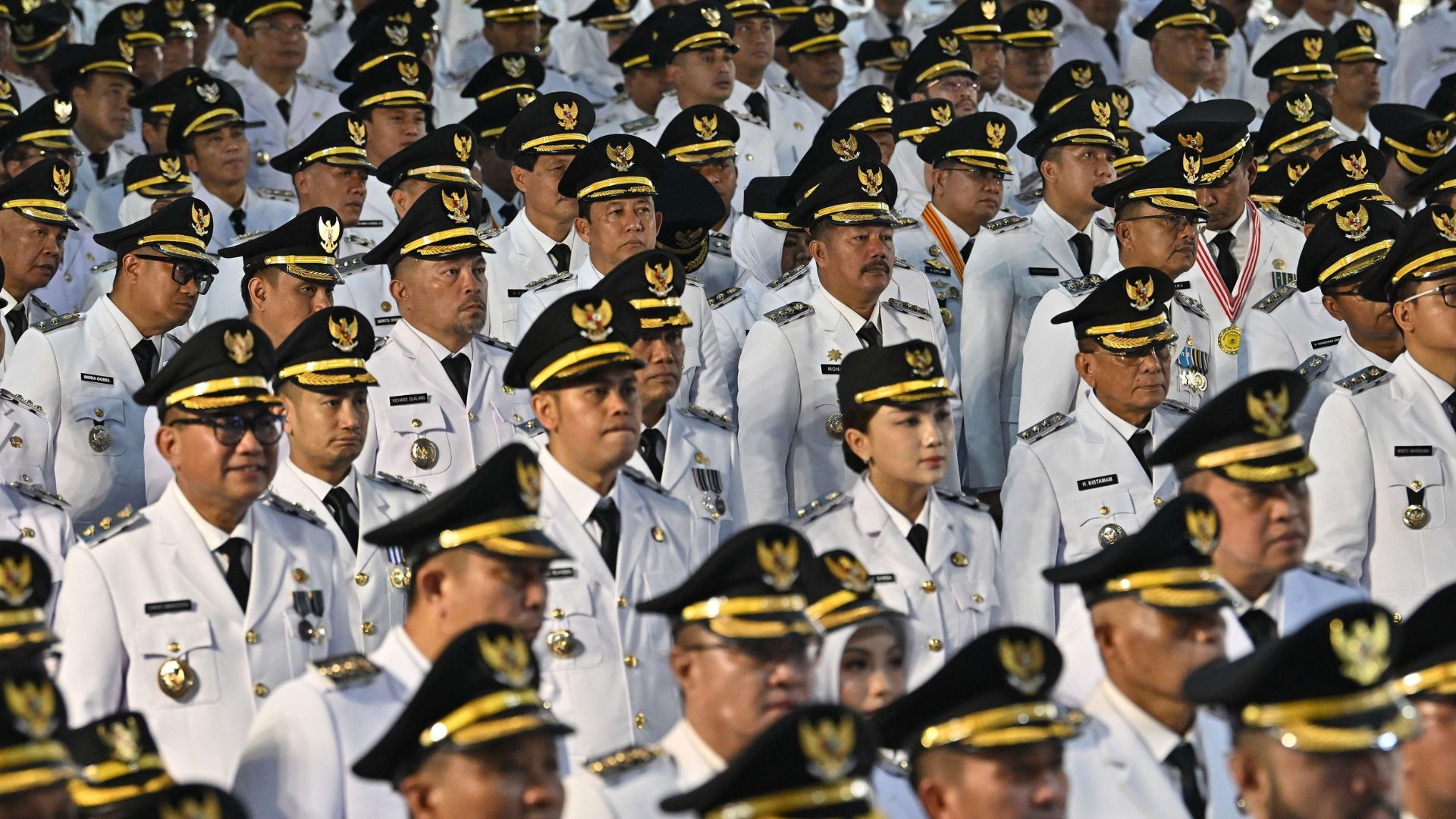 Foto: Larangan bagi kepala daerah untuk bepergian ke luar negeri serta menggelar acara yang berbau selebrasi dan kemewahan. Sumber: Istimewa.