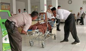 Foto: Puluhan Siswa SMP di Sleman Diduga Keracunan Usai Santap Makan Bergizi Gratis. Sumber: Istimewa.