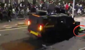 Foto: Insiden Rantis Brimob dan Pengemudi Ojol di Tengah Aksi Bendungan Hilir. Sumber: Istimewa.