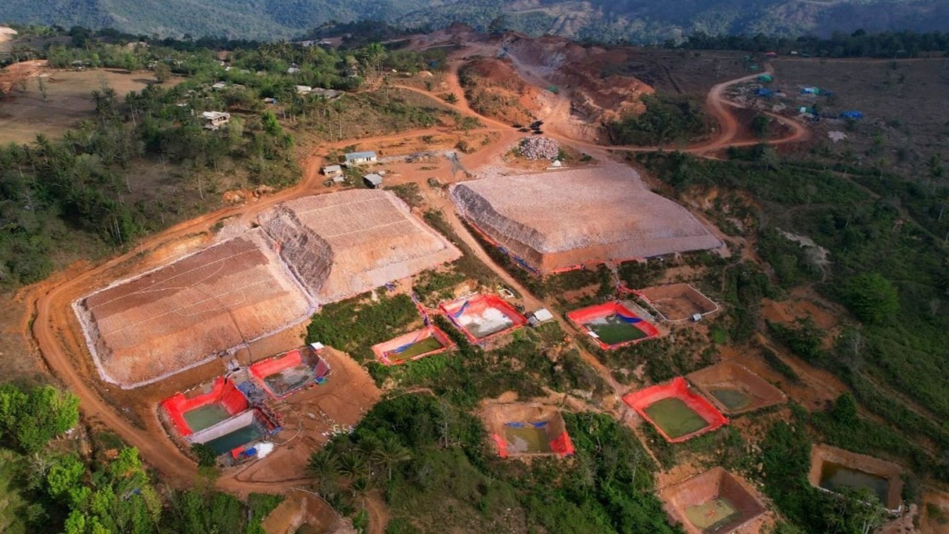Foto: Kondisi tambang ilegal di NTB. Sumber: KPK.