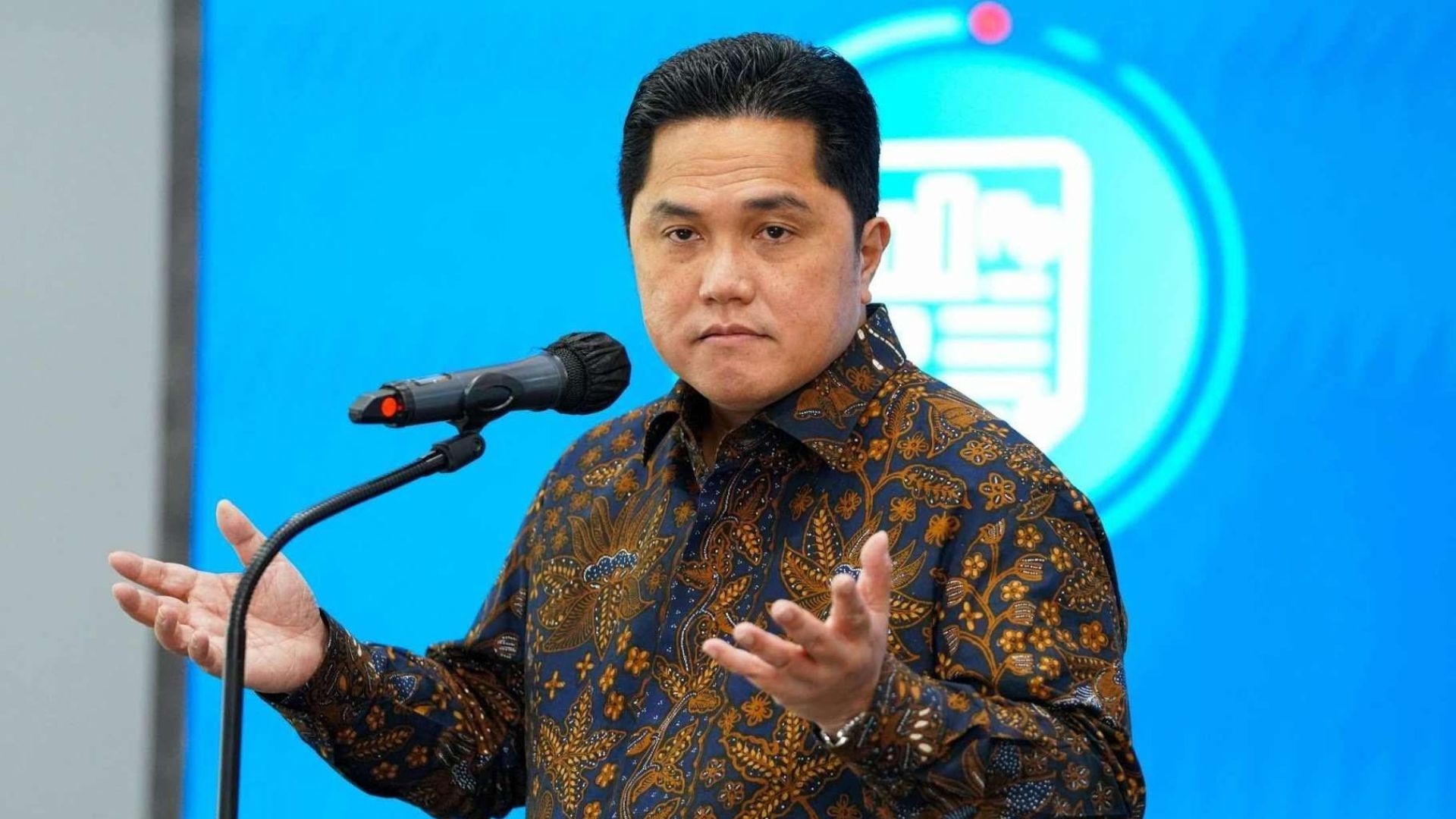 Foto: Erick Thohir Bantah Rumor Van Gaal dan Frank de Boer ke Timnas Indonesia. Sumber: Istimewa.