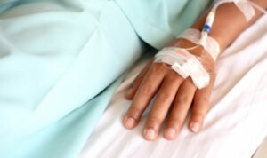 Foto: Ilustrasi infus di tangan. Sumber: Istimewa.