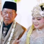 Foto: Pernikahan Tarman (47) dan Shela, di Pacitan