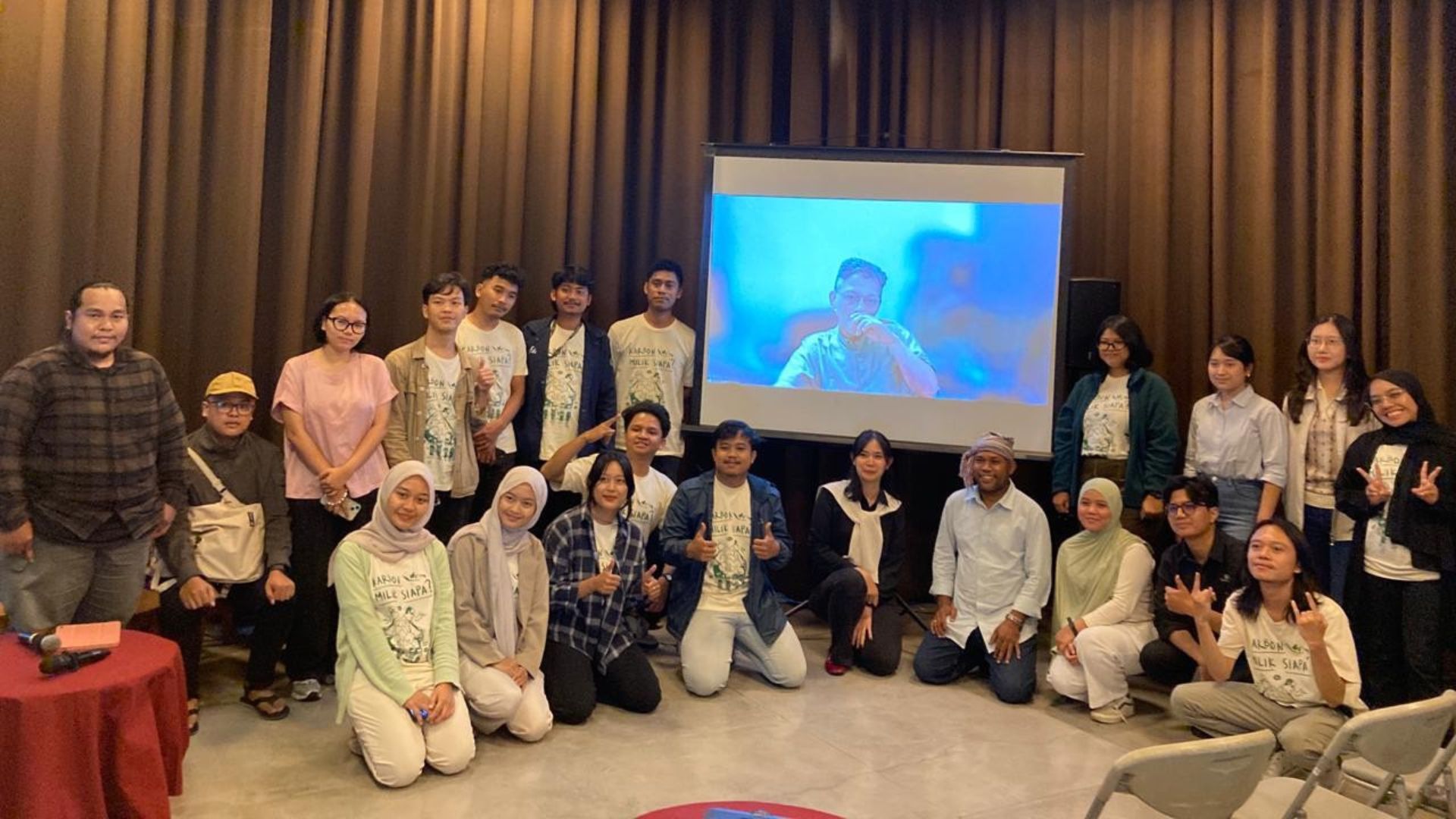 Foto: Forest Watch Indonesia (FWI) bertajuk “Di Belém Karbon Hutan Indonesia Dijual, Faktanya Sumatera Banjir Besar!” yang digelar di Salihara Art Center, Jakarta Selatan, Kamis (11/12/2025). Sumber: Istimewa.