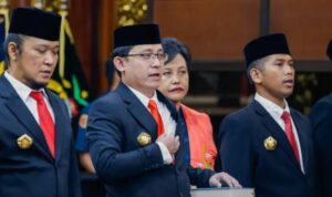 Foto: Kemenhan Lantik 12 Tenaga Ahli Dewan Pertahanan Nasional, Noe Letto Salah Satunya. Sumber: Istimewa.