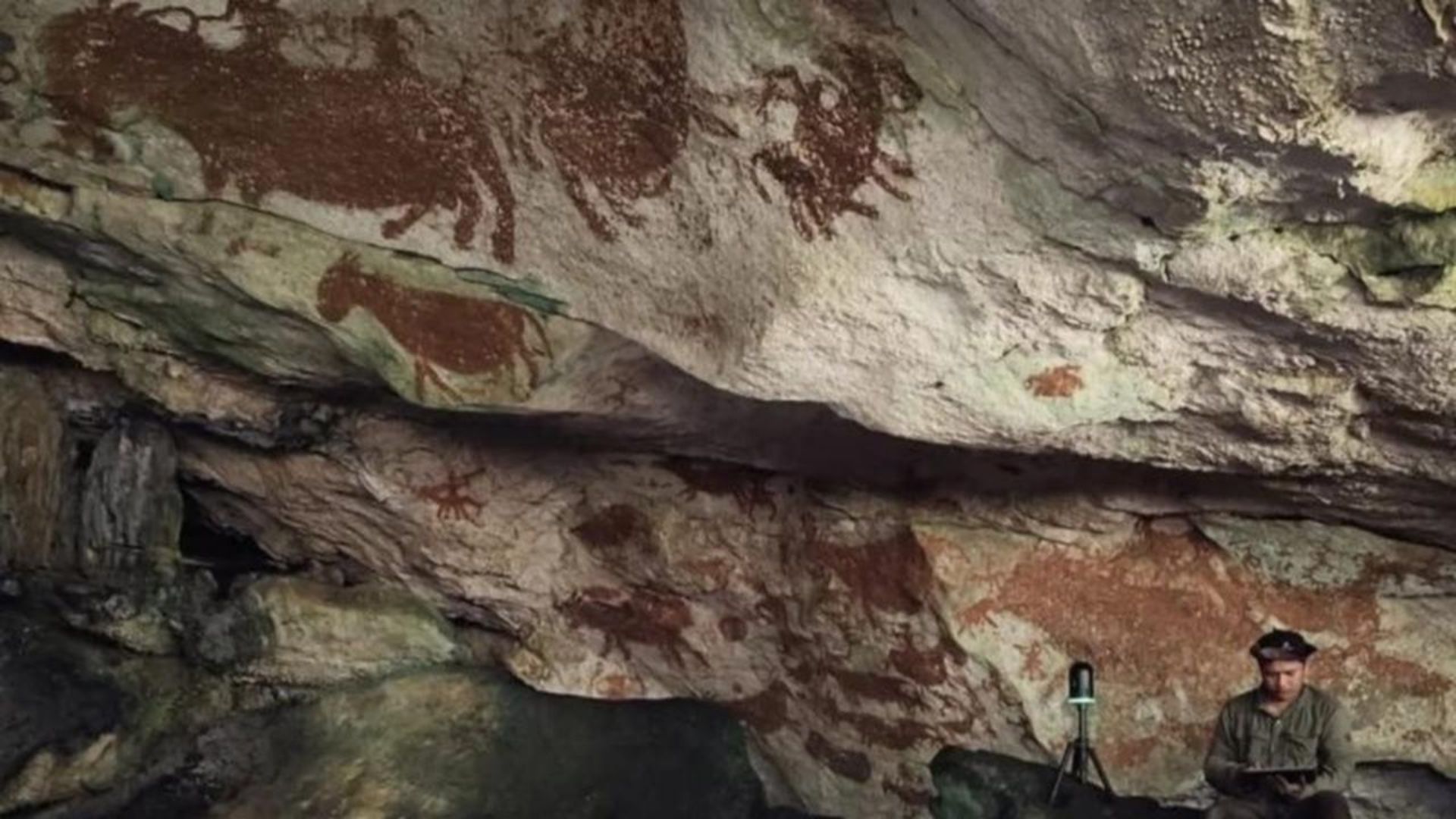 Foto: Lukisan Gua Tertua di Sulawesi Tenggara Ungkap Peran Anak-anak dalam Seni Manusia Purba. Sumber: Istimewa.