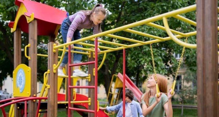 Foto: Ilustrasi anak-anak sedang bermain di taman. Sumber: Istimewa.