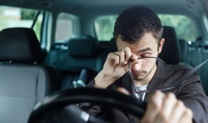 Foto: Ilustrasi Lelah Saat Berkendara. Sumber: Istimewa.