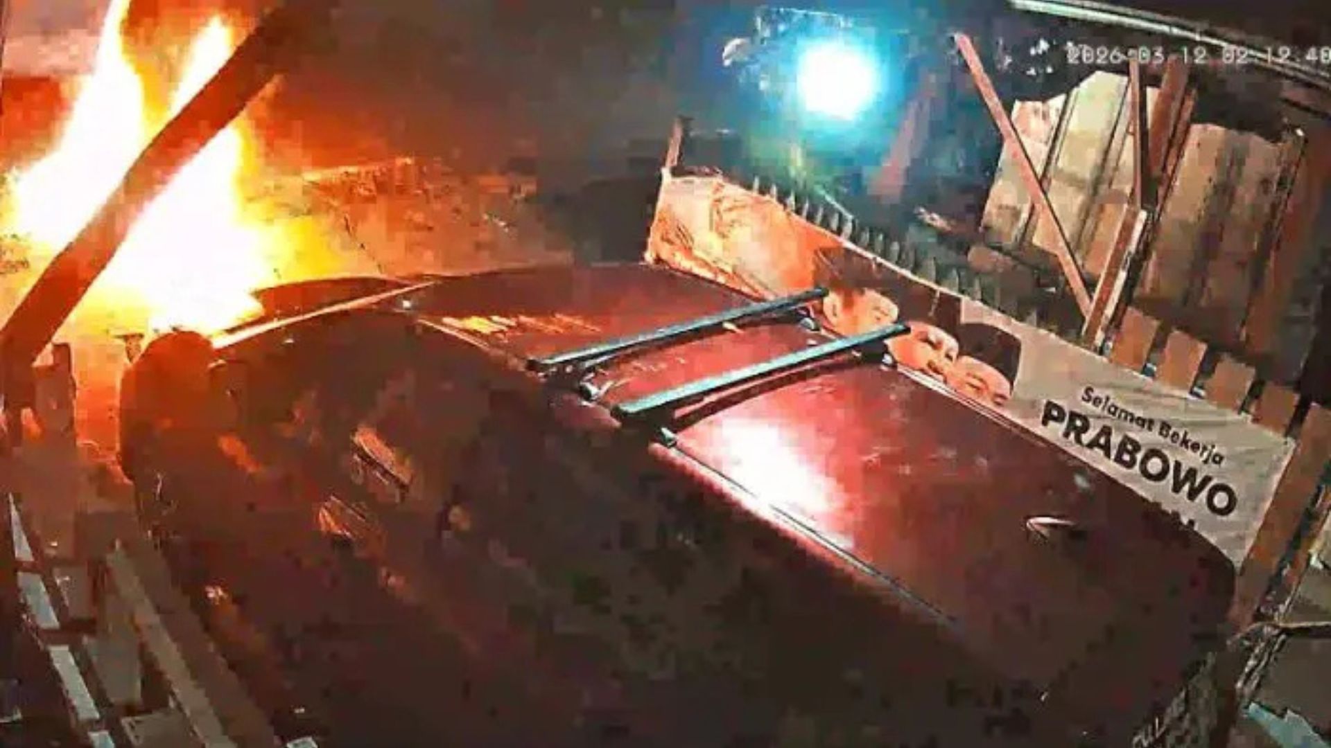 Foto: Rumah Aktivis Risman Lase Dilempar Bom Molotov oleh Orang Tak Dikenal. Sumber: Istimewa.