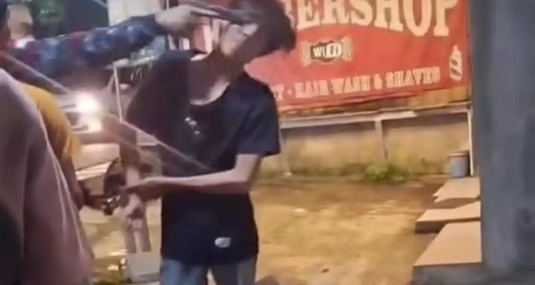 Foto: Prajurit TNI AD Diduga Aniaya Sopir Taksi Online di Tangsel. Sumber: Istimewa.