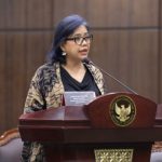 Foto: Perwakilan CALS, Bivitri Susanti saat sidang di MK. Sumber: MK.