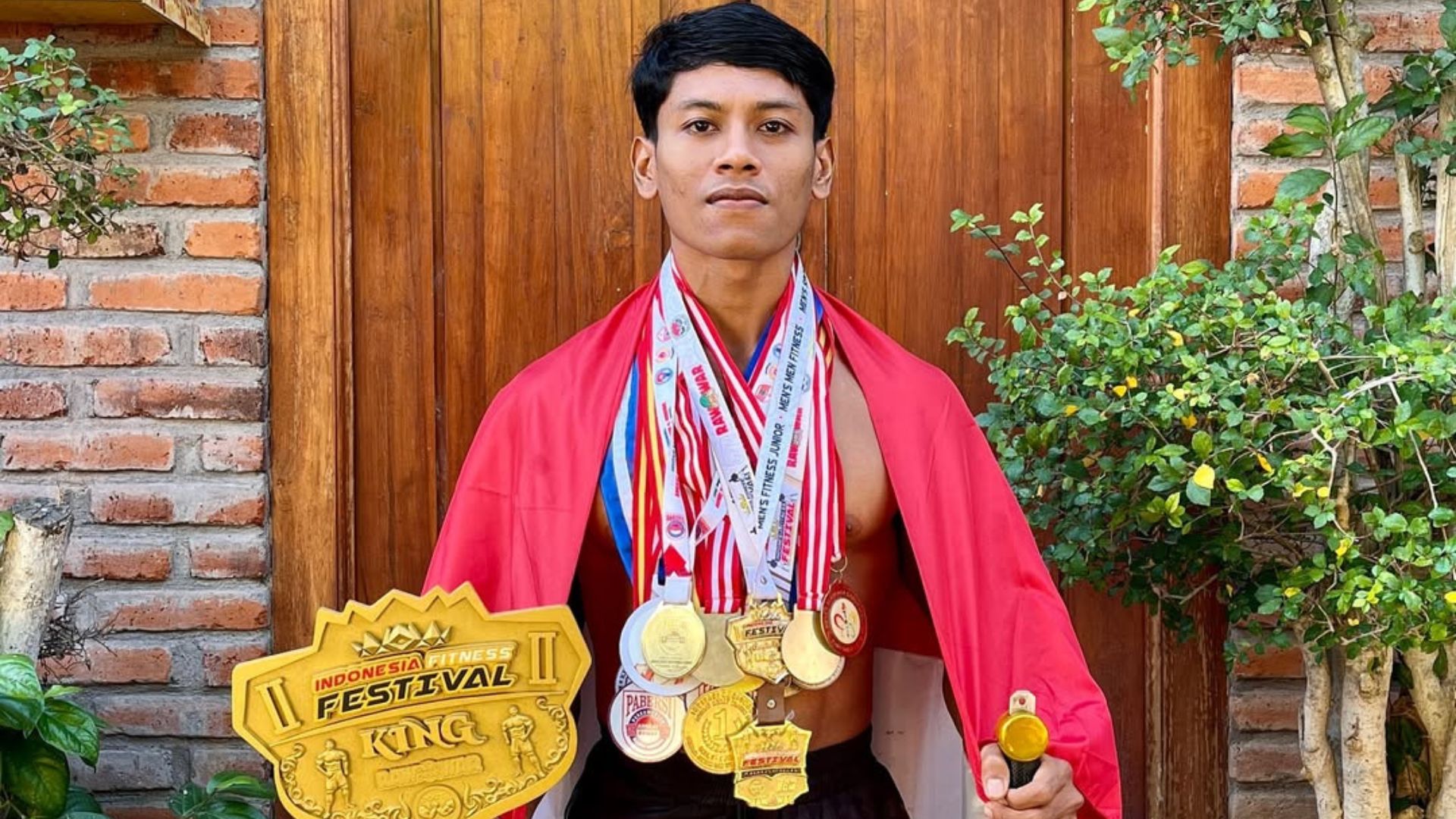 Foto: atlet angkat berat asal Buleleng, Bali, I Gede Wahyu Surya Wiguna. Sumber: Istimewa.