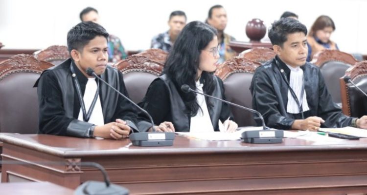 Foto: Pemohon Pengujian UU ASN dan tim kuasa hukumnya menjelaskan sejumlah perbaikan yang telah dilakukan dalam permohonan kepada majelis panel Hakim Konstitusi, Rabu, (01/04/2026). Sumber: Istimewa.