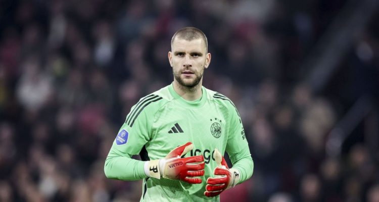 Foto: Kiper Timnas Indonesia, Maarten Paes. Sumber: Istimewa.