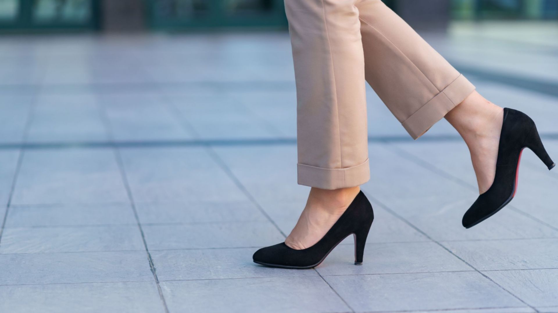 Foto: Ilustrasi sepatu heels. Sumber: Istimewa.