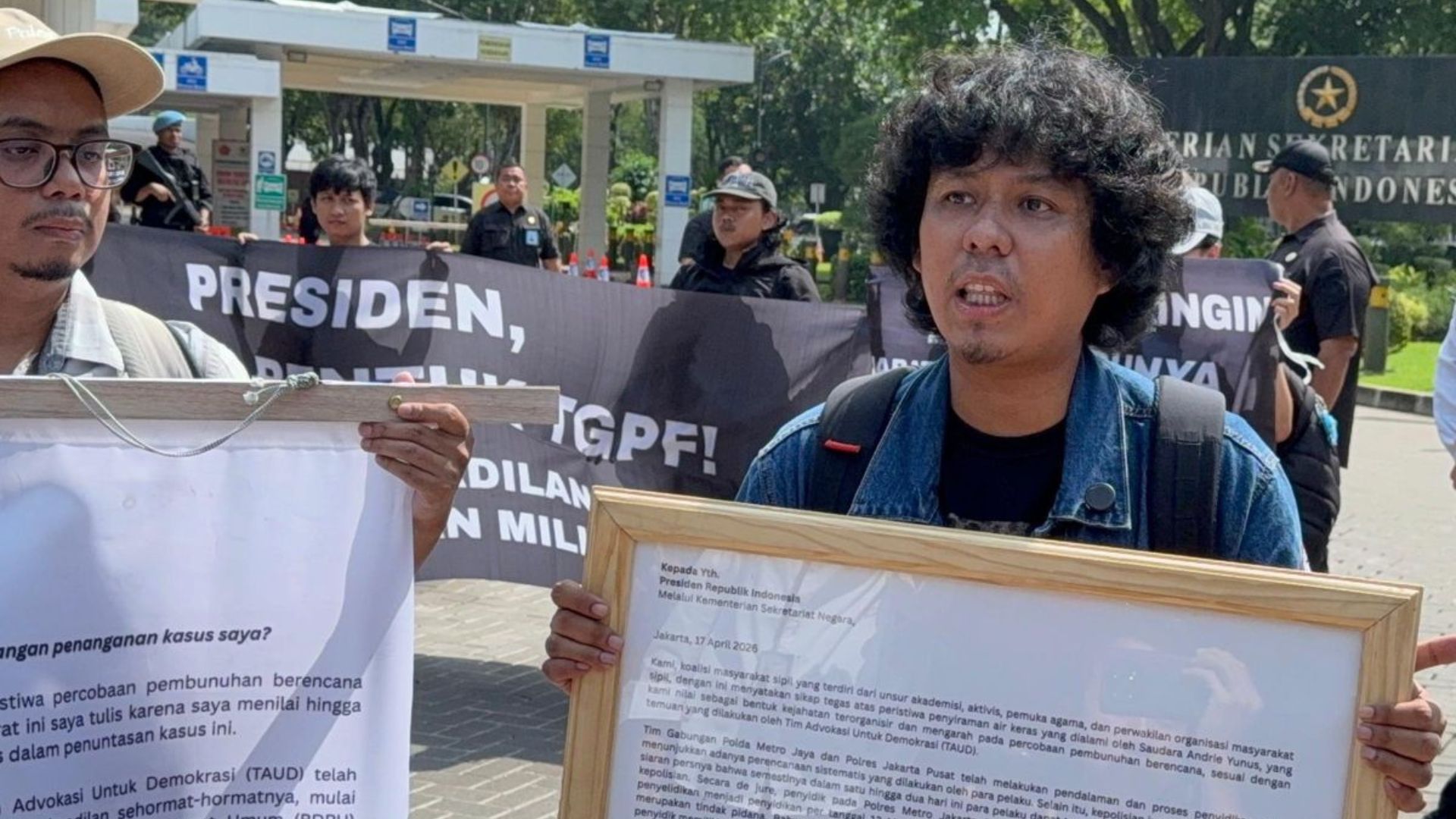 Foto: Koordinator KontraS sekaligus kuasa hukum korban, Dimas Bagus Arya. Sumber: Kompas.