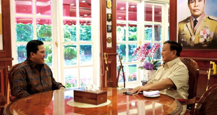 Foto: Menteri Pemuda dan Olahraga RI, Erick Thohir, bertemu Presiden RI Prabowo Subianto. Sumber: Kemenhan.