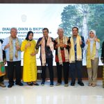 Foto: Otorita Ibu Kota Nusantara resmi memberikan payung hukum kepada masyarakat adat Paser di Kelurahan Mentawir, Kecamatan Sepaku, Kabupaten Penajam Paser Utara. Sumber: Istimewa.