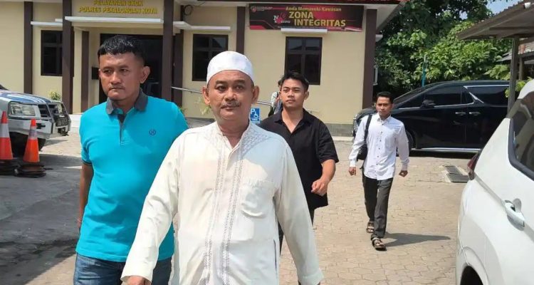 Foto: Pimpinan Padepokan/Pondok Pesantren Padang Ati di Kecamatan Buaran, Pekalongan berinisial A (55) alias Abdul Khalim Fadlun telah ditetapkan sebagai tersangka. Sumber: Istimewa.