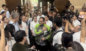 Terdakwa kasus dugaan korupsi pengadaan Chromebook dalam program digitalisasi pendidikan di Kemendikbudristek Nadiem Anwar Makarim memakai jaket Gojek Gen 1. Sumber: Istimewa. Terdakwa kasus dugaan korupsi pengadaan Chromebook dalam program digitalisasi pendidikan di Kemendikbudristek Nadiem Anwar Makarim memakai jaket Gojek Gen 1. Sumber: Istimewa.