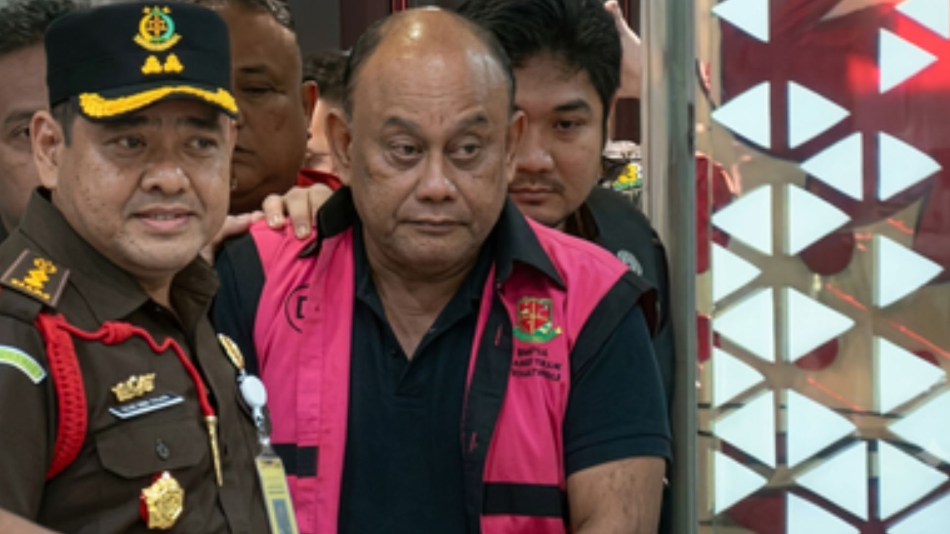 Foto: Kejaksaan Agung (Kejagung) resmi menahan mantan Kepala Badan Gizi Nasional (BGN), Dadan Hindayana. Sumber: Istimewa.