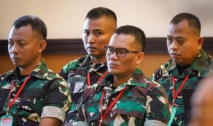 Foto: Sersan Dua Edi Sudarko, Letnan Satu Budhi Hariyanto Widhi, Kapten Nandala Dwi Prasetyo, dan Letnan Satu Sami Lakka. Sumber: Istimewa.