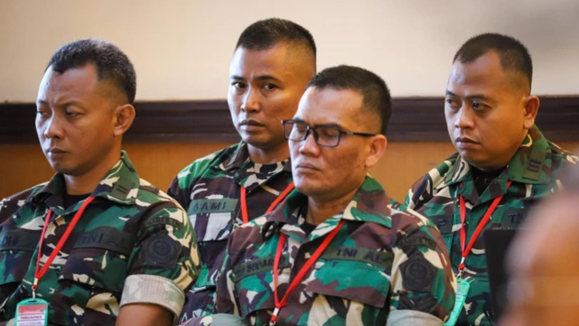 Foto: Sersan Dua Edi Sudarko, Letnan Satu Budhi Hariyanto Widhi, Kapten Nandala Dwi Prasetyo, dan Letnan Satu Sami Lakka. Sumber: Istimewa.