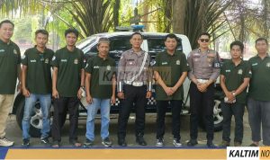 Jurnalis Ojol dan Satlantas Samarinda Kolaborasi, Bagikan Nasi Bungkus Sambil Edukasi Lalu Lintas